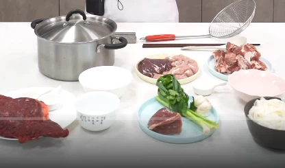 手打Q弹潮汕牛肉丸猪杂汤粉